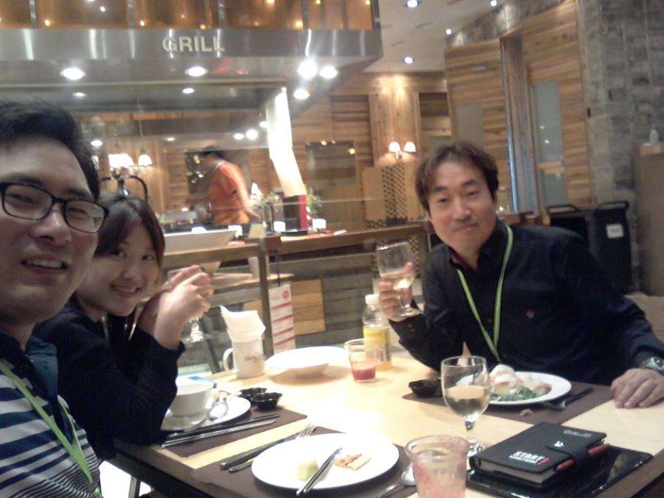 IT 엑스포 현장, 앱 서비스 홍보와 해외 바이어 미팅